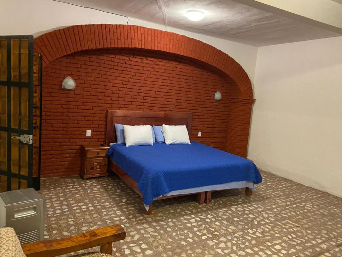 El Gran Toril Hotel Taxco de Alarcon Exterior photo