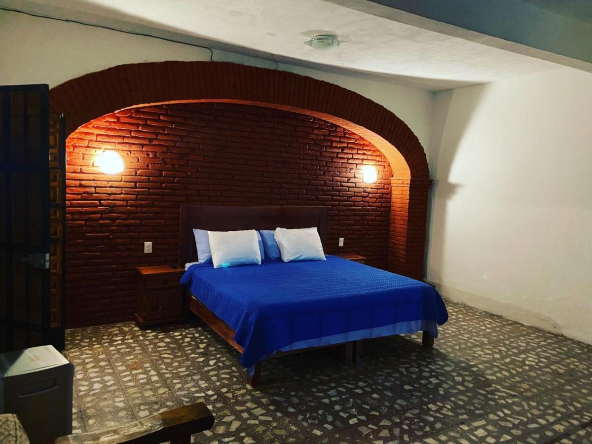 El Gran Toril Hotel Taxco de Alarcon Exterior photo