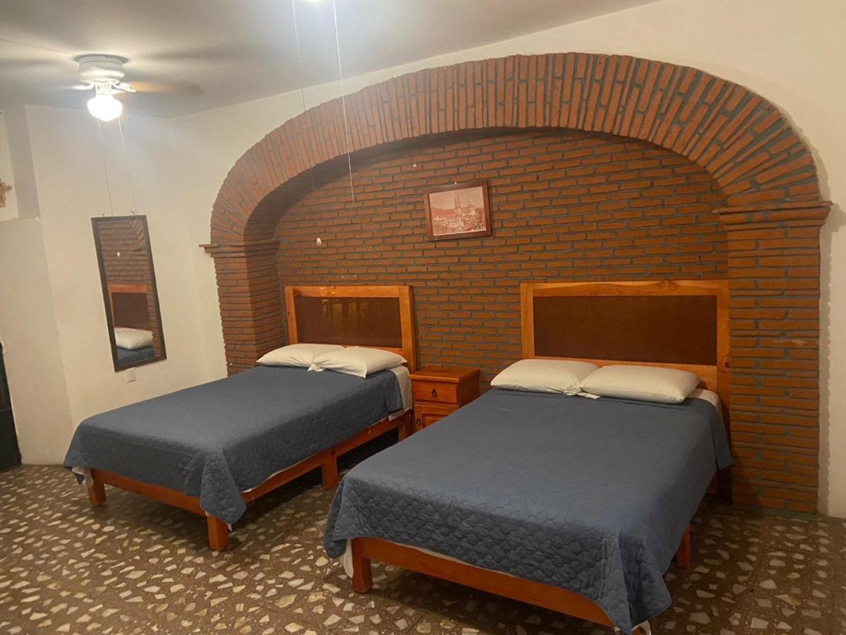 El Gran Toril Hotel Taxco de Alarcon Exterior photo